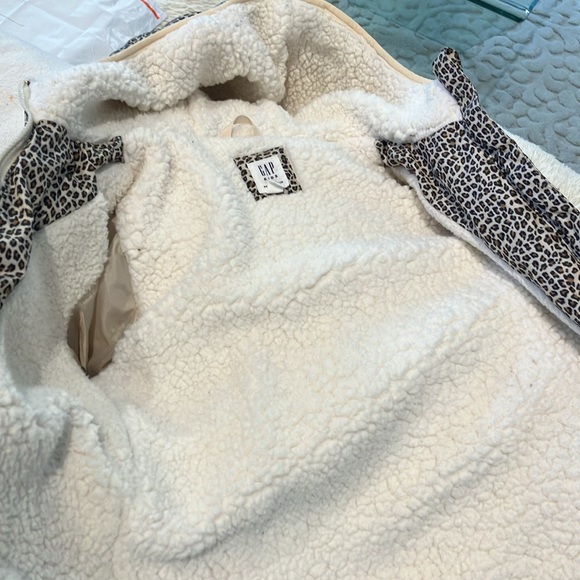 Gap , Girls XL , insulated / padded winter jacket / parka with fleece lining. - Picture 5 of 7